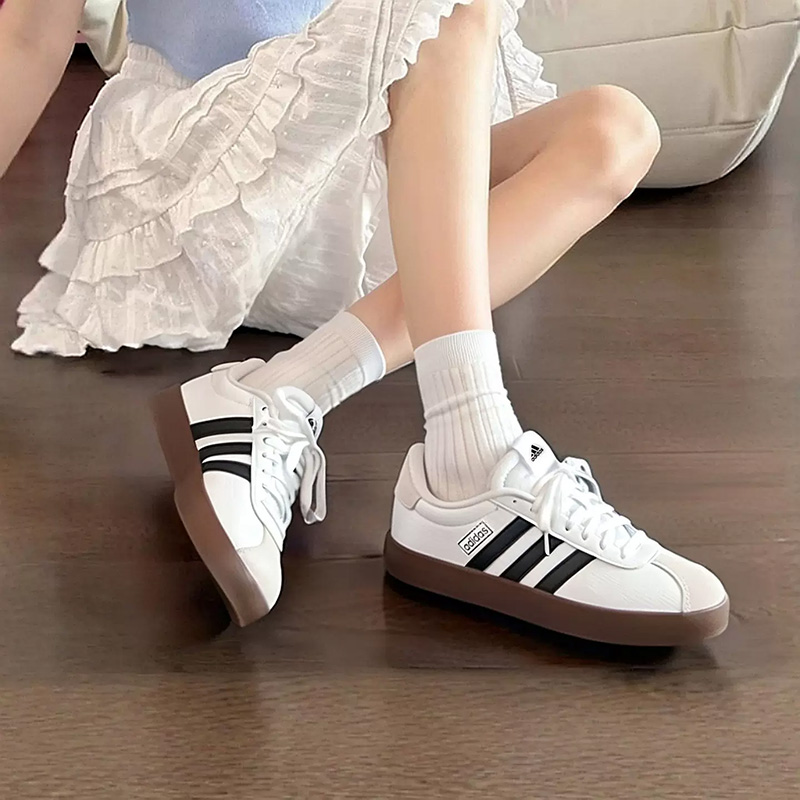 حذاء أديداس أبيض وأسود من الجل - مراجعة Adidas Shoes Samba وسعره